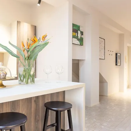 Flos Apartament