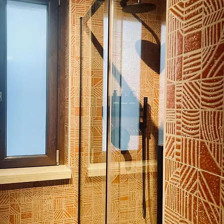 Flos Апартаменты *